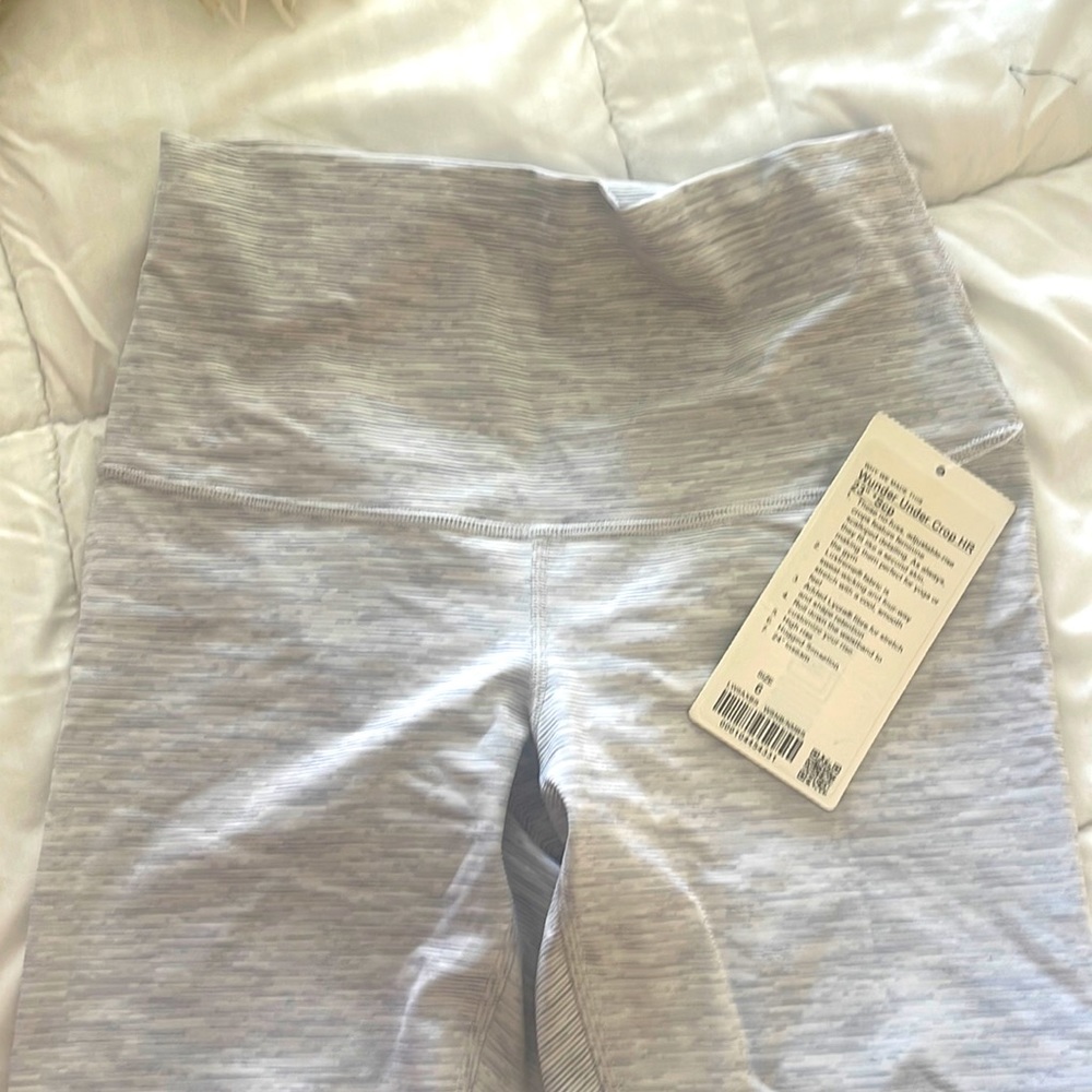 Lululemon-winder under crop hr 23”